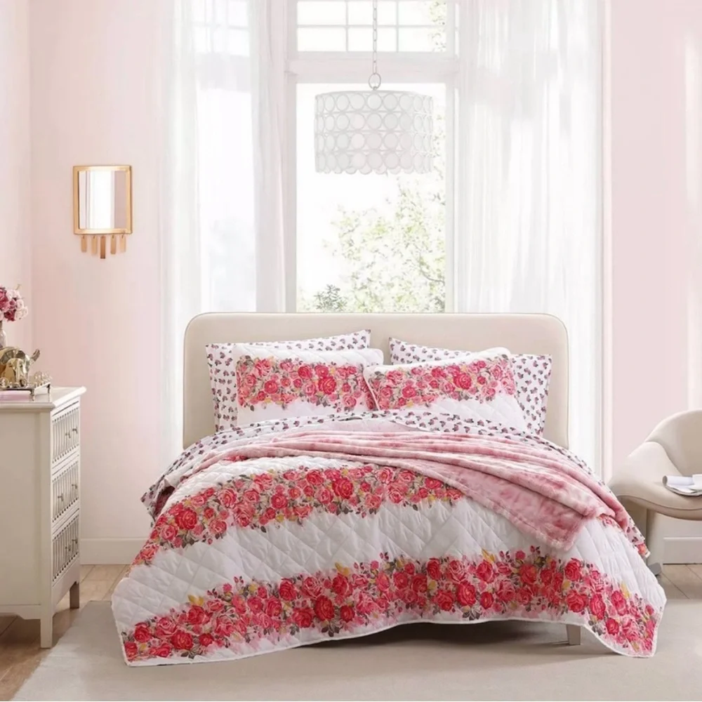 Betsey Johnson Floral Full/Queen Quilt Set NWT